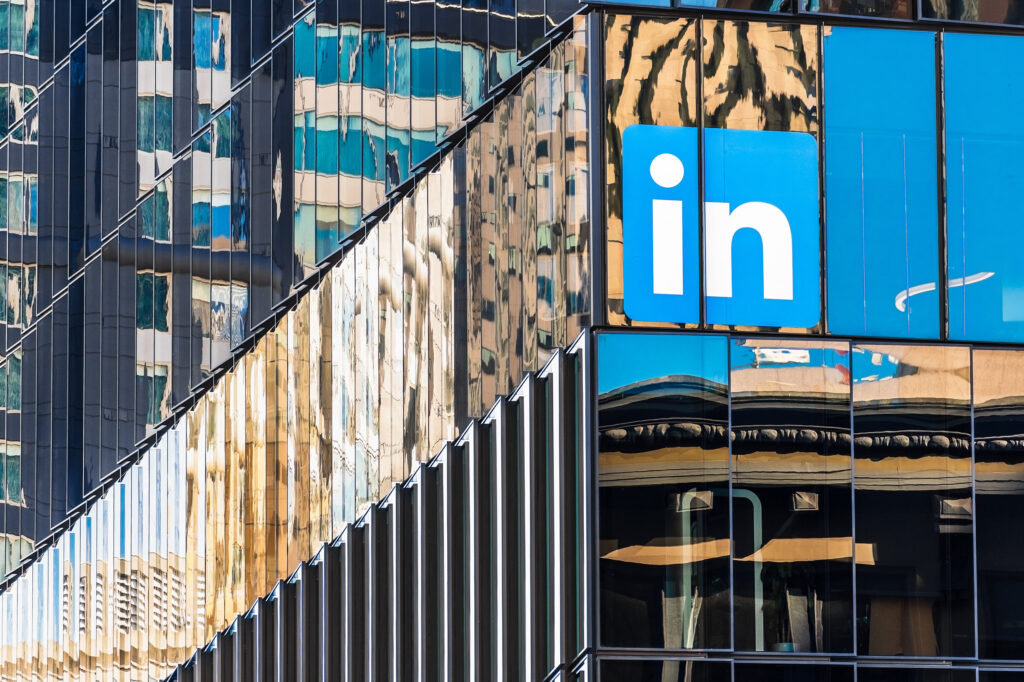 How to stand out in the LinkedIn crowd: Make your profile work for you ...
